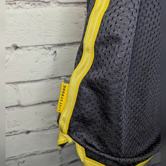 NIKE Livestrong Unisex stretch waist shorts - Picture 3 of 7